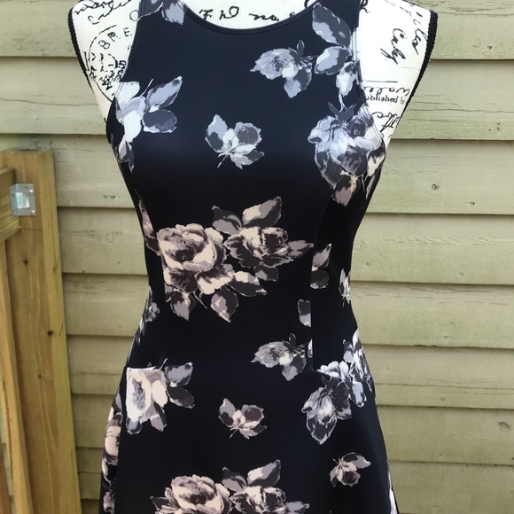 Abercrombie & Fitch Dresses & Skirts - 🌹Floral Tank Dress